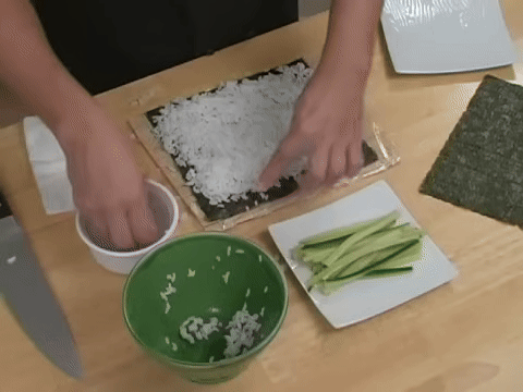 Illustrates leaving space at the edge of the seaweed for sealing.